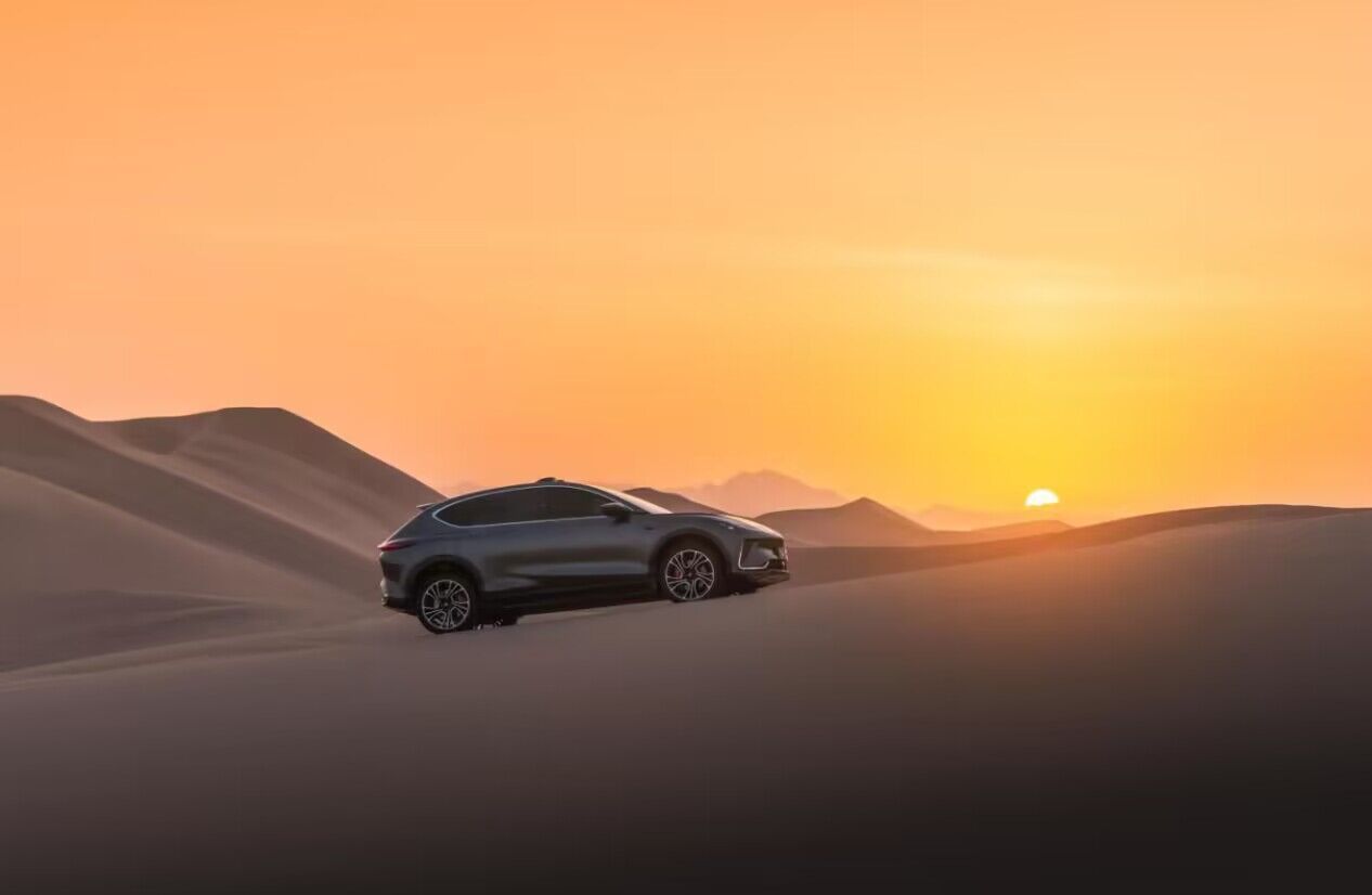 #智己LS7#的配置真的太顶了，无论是硬件还是软件都是一流水准，听说今天晚上会召