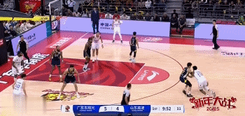 这才刚刚开场，盖利就飙进了这么一记高难度的3+1。山东队这下在广东队主场是势必要
