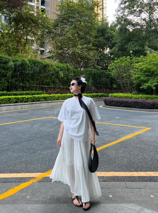 好喜欢我的白裙子～