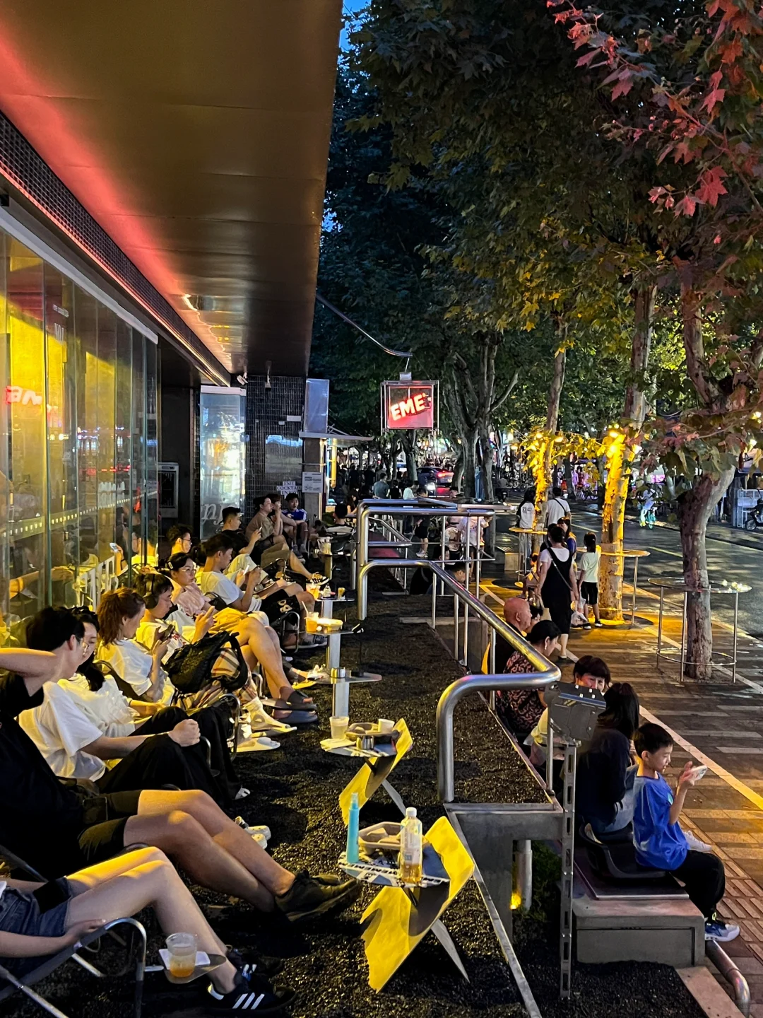 成都玉林！人均40r的氛围感bar