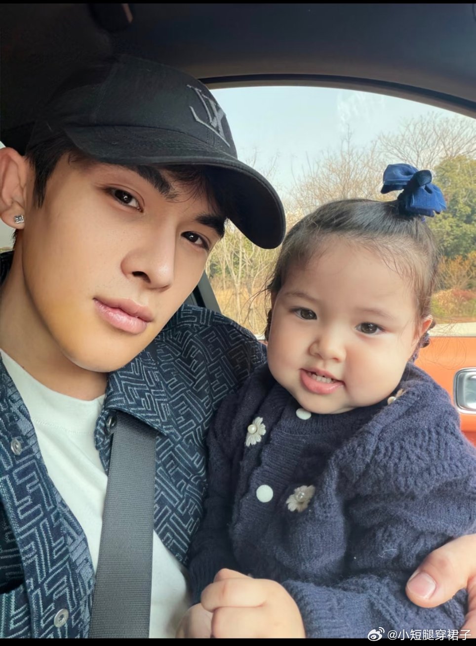 优米到底长的像谁呀？跟宋浩然和韩安冉一点关系都没有的样子，太可爱了