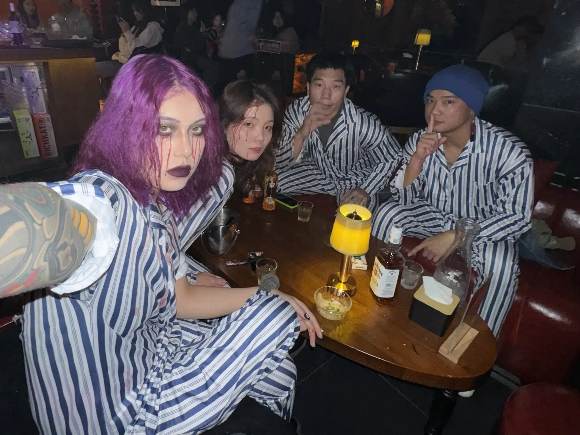 幸福就是有朋友陪你发疯