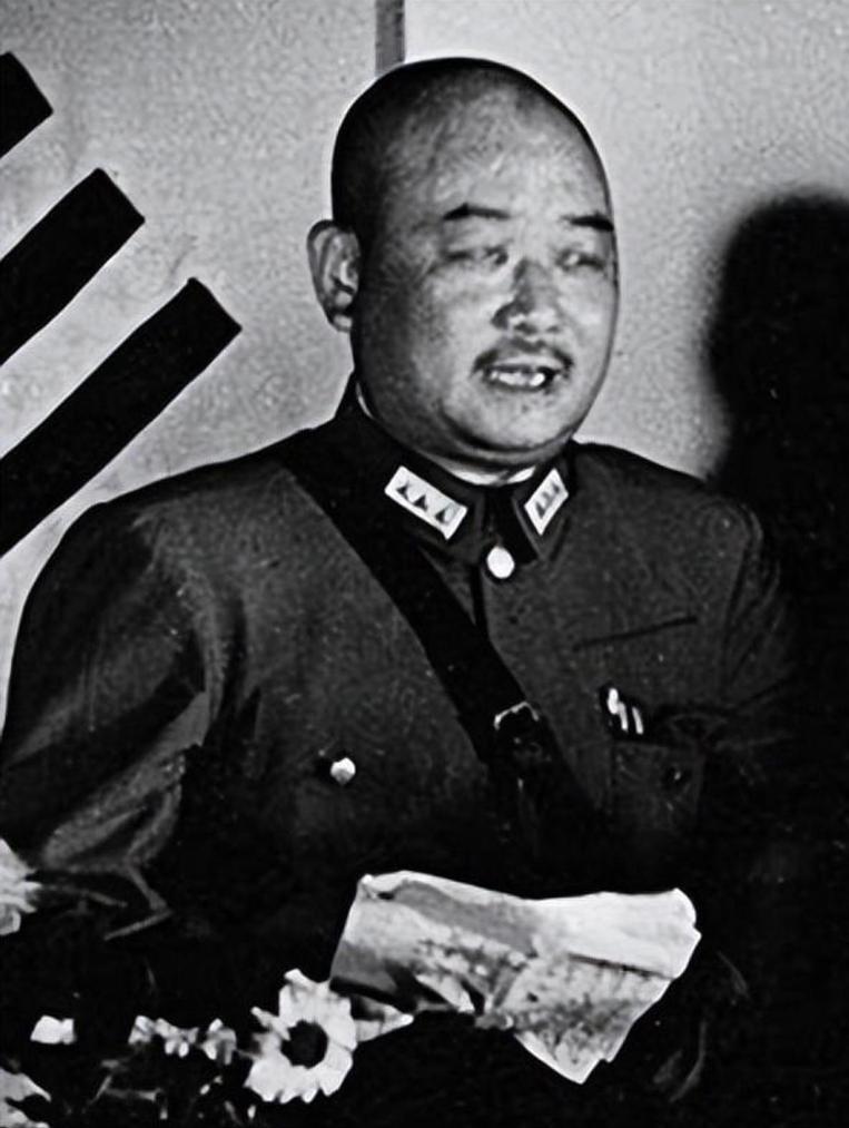 国民党原军司令刘峙的父亲，被村中恶霸活生生打死，刘峙返回家乡，看到杀父仇人，村民