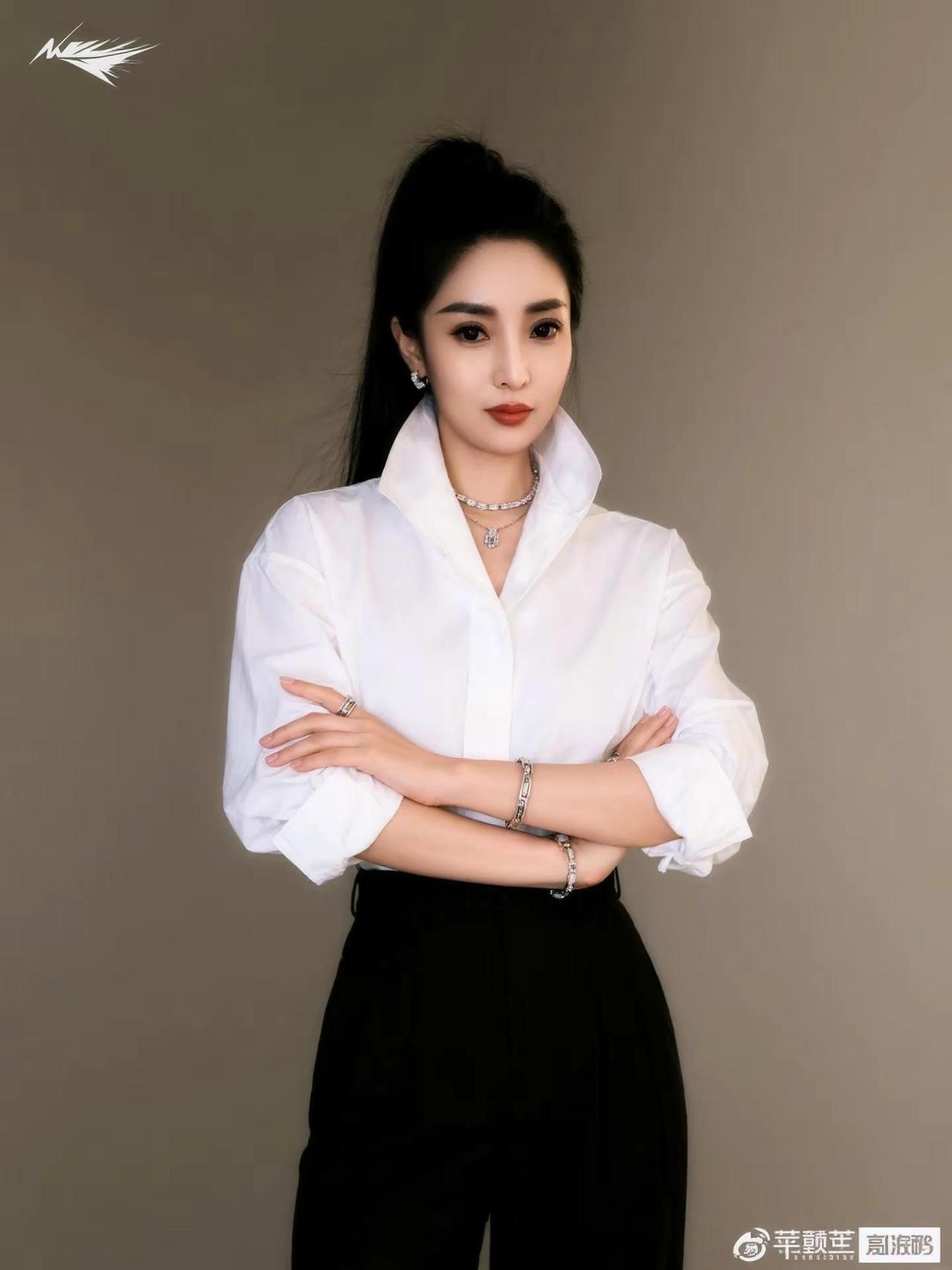 上热搜 我的职场高级感穿搭 推广 助手