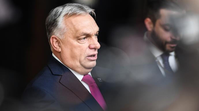 欧尔班：“泽连斯基在这里发号施令不管用”

欧尔班的表态绝非空穴来风，而是匈牙利