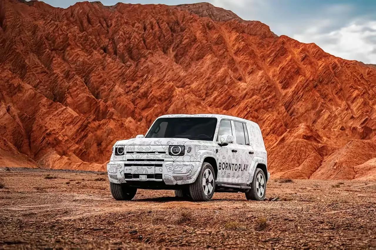 奇瑞iCAR V27要首秀了，这事儿有点意思。这新车定位B+级SUV，尺寸接近奔