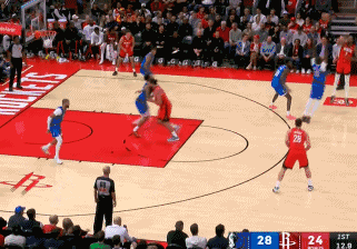申京空中送出绝佳妙传，谢泼德三分竟三不沾
北京时间11月4日，火箭与独行侠的比赛