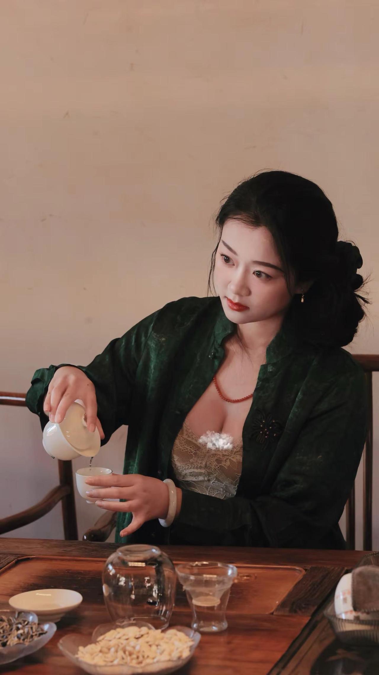 大道至简，演化极繁。众语一言，繁在人心。