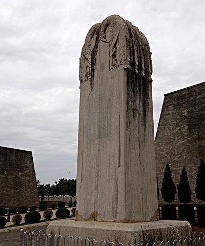 武则天死后为何立下无字碑？千年谜团背后，藏着女皇最后的智慧
“看！这就是武则天的