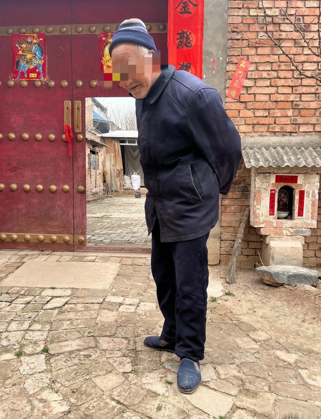 八旬老人吵架后默默离家，一走成永别，真相戳痛无数人。

一个八十岁的老爷爷，上午