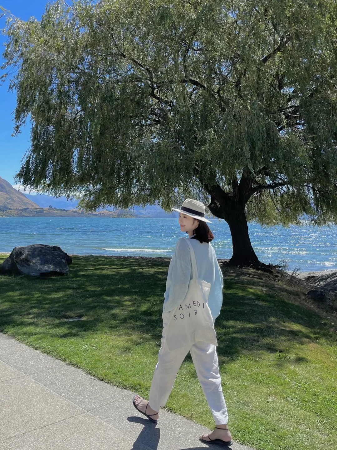 走在wanaka的夏天里⛰️🪻