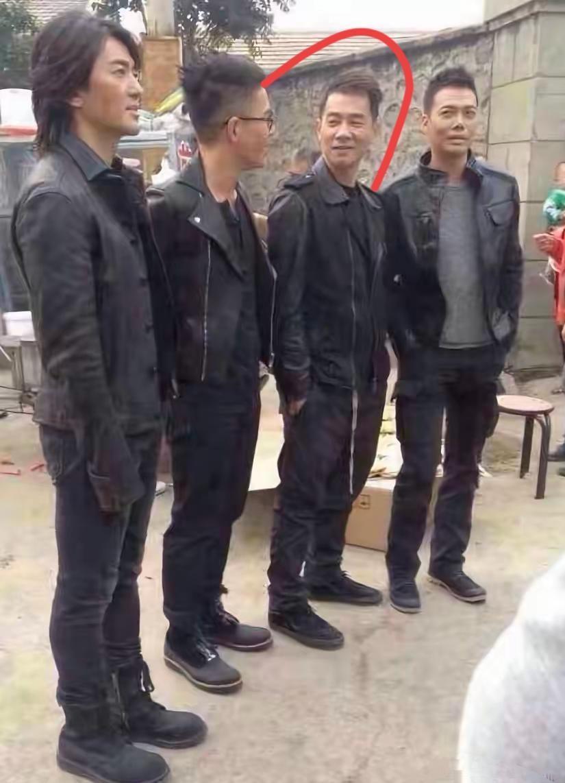 四个男人里混的最好的，也是最帅的！