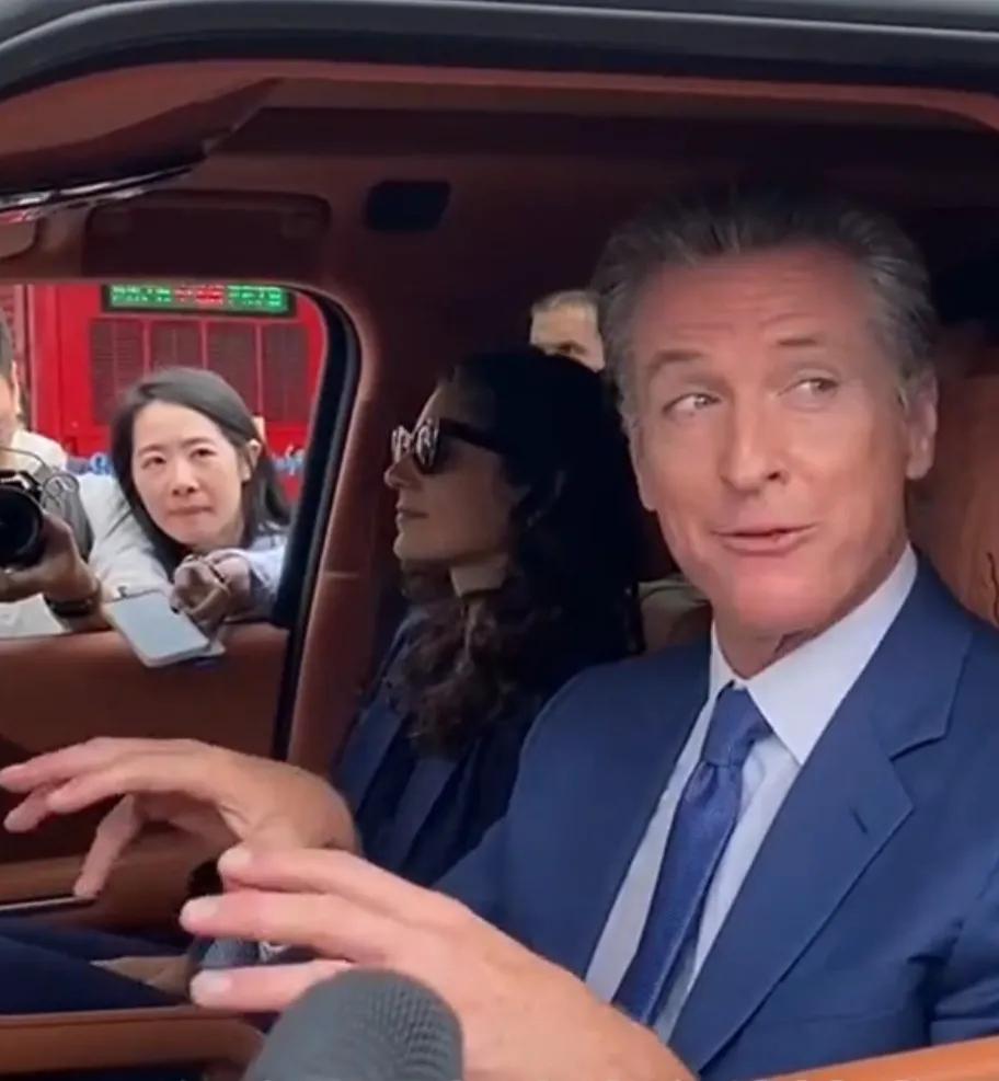 比亚迪和深圳都没有浪费这个免费广告的机会！
近日，美国加州州长加文·纽森来华访问