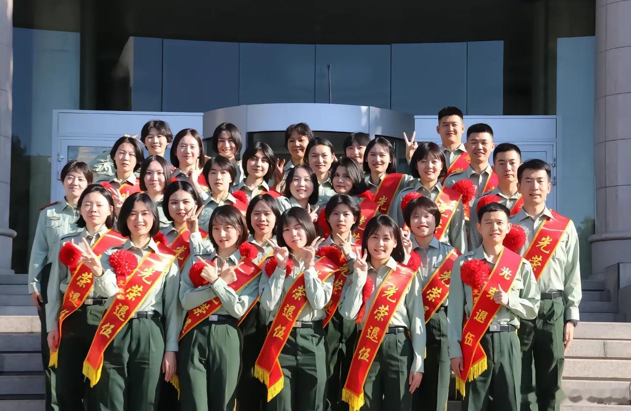 致敬人民子弟兵 多少年了我们何时在重逢，相念战友想念那段日子烽火问鼎计划