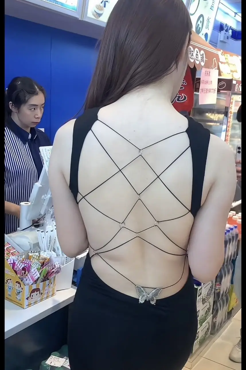 美背 露背装 ootd穿搭 夏天该有的样子