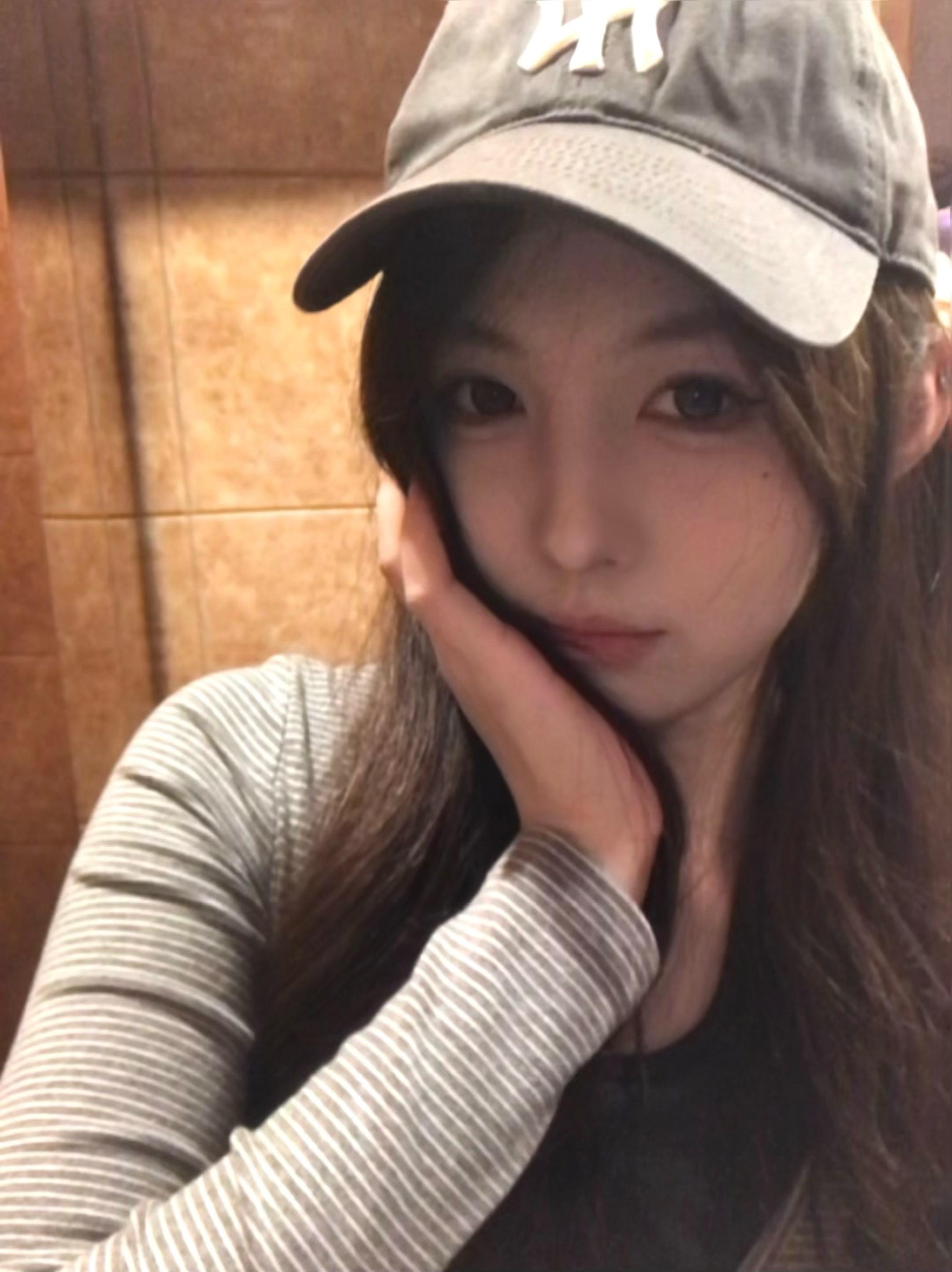 比我萌的人还有很多 但比我更无理取闹更恶毒更折磨人的人还有几个