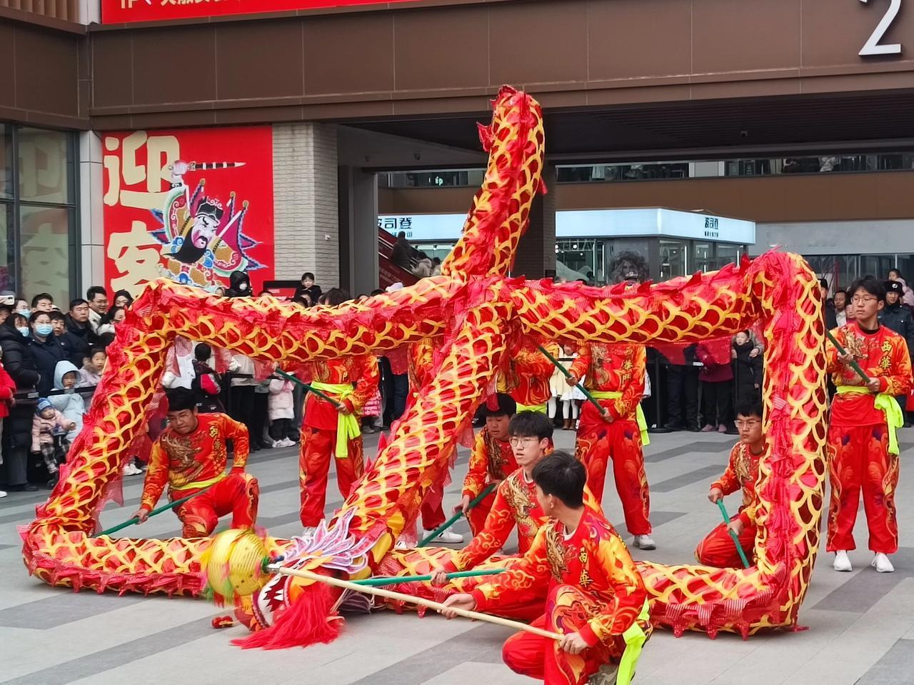 太原身边事 三晋大地蛇舞迎春，锦绣太原年味最浓。大年这几天并州大地从南至北，从东