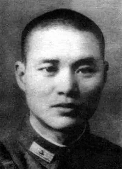 1980年，沈醉到香港探亲，并见到了已经改嫁的妻子，他沉默片刻后，对妻子的现丈夫