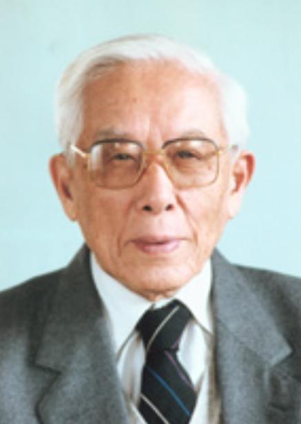 1993年，92岁的前北大校长周培源晨练回家后，对着妻子说：“我爱你！”妻子回看