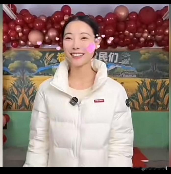 福贵直播：当带货成为温暖的桥梁
    今天早上9点，李福贵准时开启直播，弹幕里