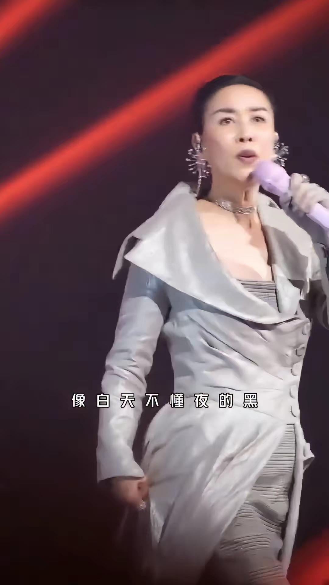 那英和韩红她俩谁唱歌好听，论人品韩红，绝对更胜一筹