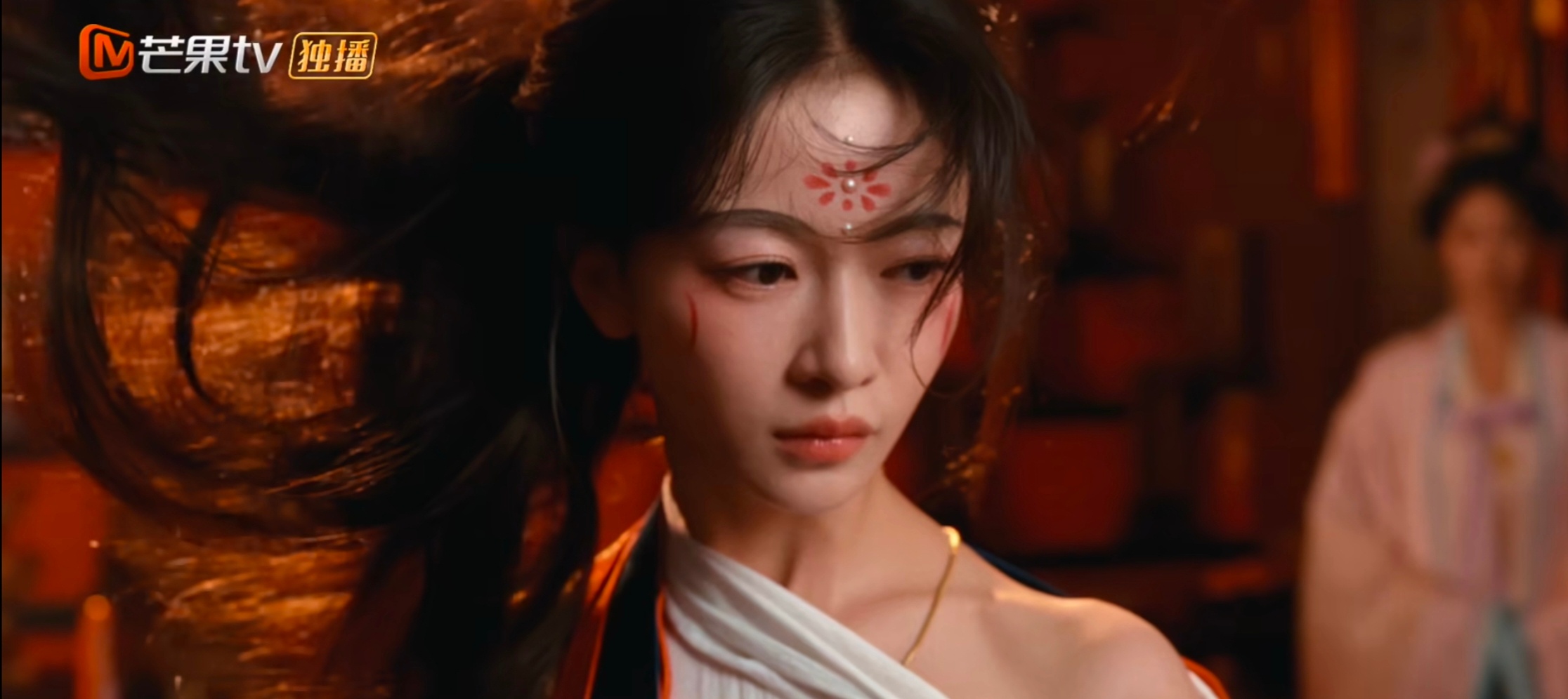 置景风格包括一些拍人镜头吉吉味还在 ​​​