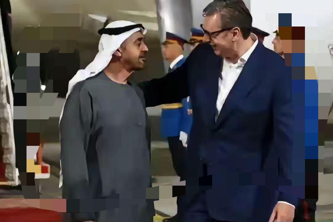 “世界这是要演‘中东版曲线救国’吗？
卡塔尔刚挨完打，
中东小弟们立马开启‘找新