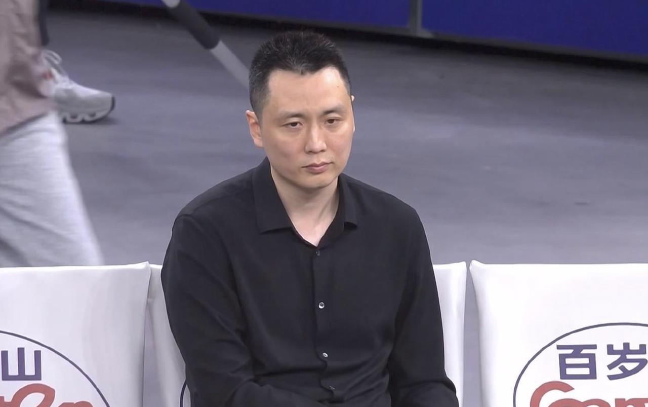 上海队想得有点简单了。

11:0开场，然后最高分差来到了13分，上海队感觉一下