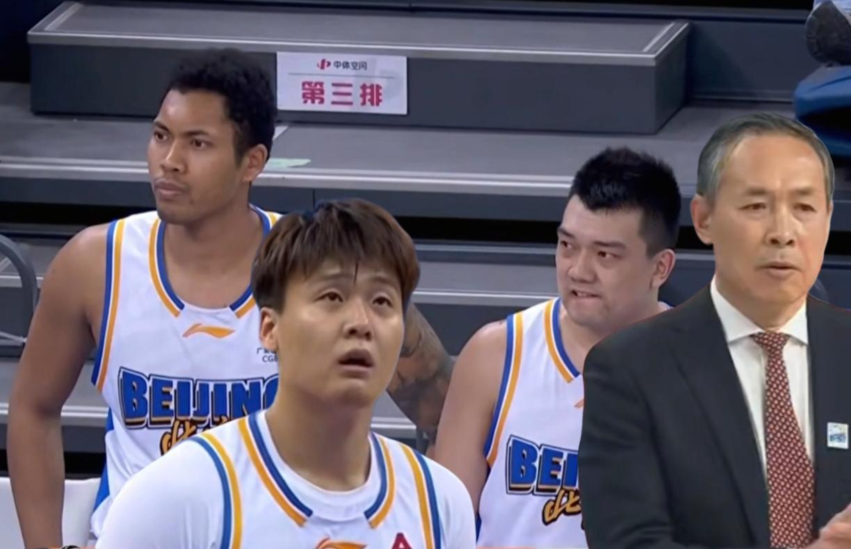 北京男篮客场不敌天津，看看到底是谁严重拖了球队的后腿：
 1，陈盈骏作为核心控卫