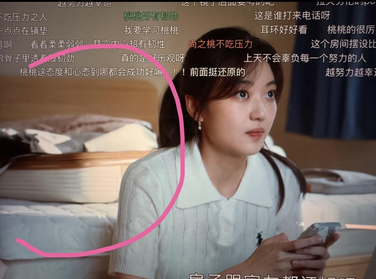 国产偶像剧看得人少，真不能全怪观众。第N次在国产剧里看到行李箱直接放床上。

我
