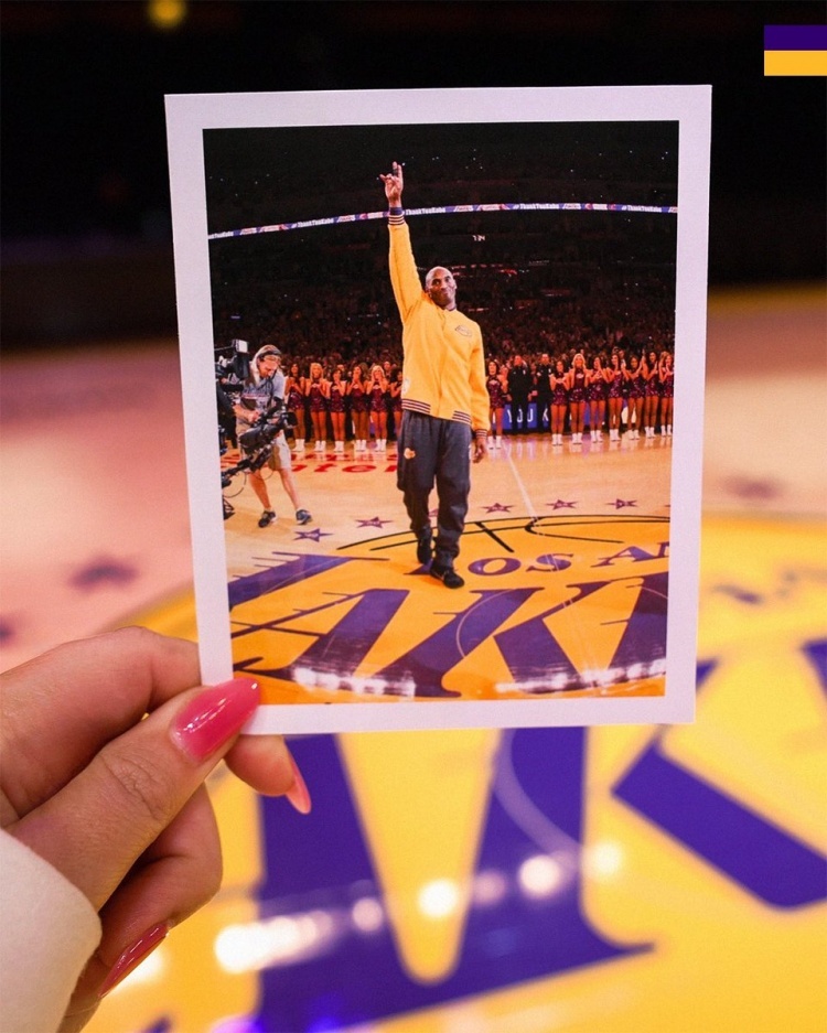 10年前的今天科比在生涯谢幕战上狂砍60分，率领湖人逆转爵士。2016年4月14