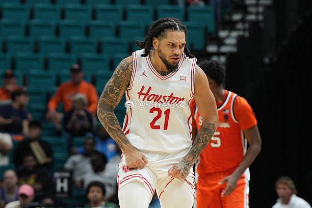 休斯顿大学以78比74战胜了雪城大学。休斯顿大学先发后场伊曼纽尔-夏普（Eman