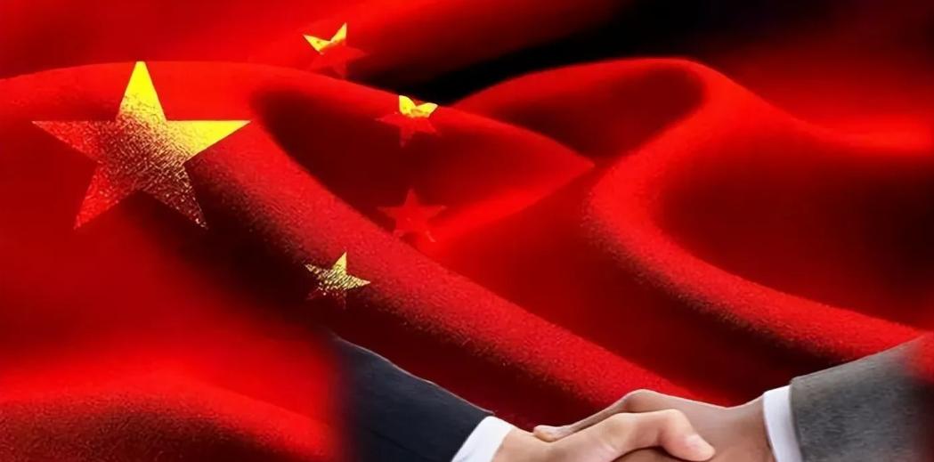 急报！“零盟友”又上热搜，中国不靠条约拴人这路数，再次被各方放大镜审视！
 
据