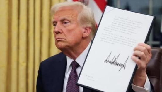 韩国一个军事专家，直接把话挑明了，他说，现在这个世界上，没有任何一个国家敢动，一