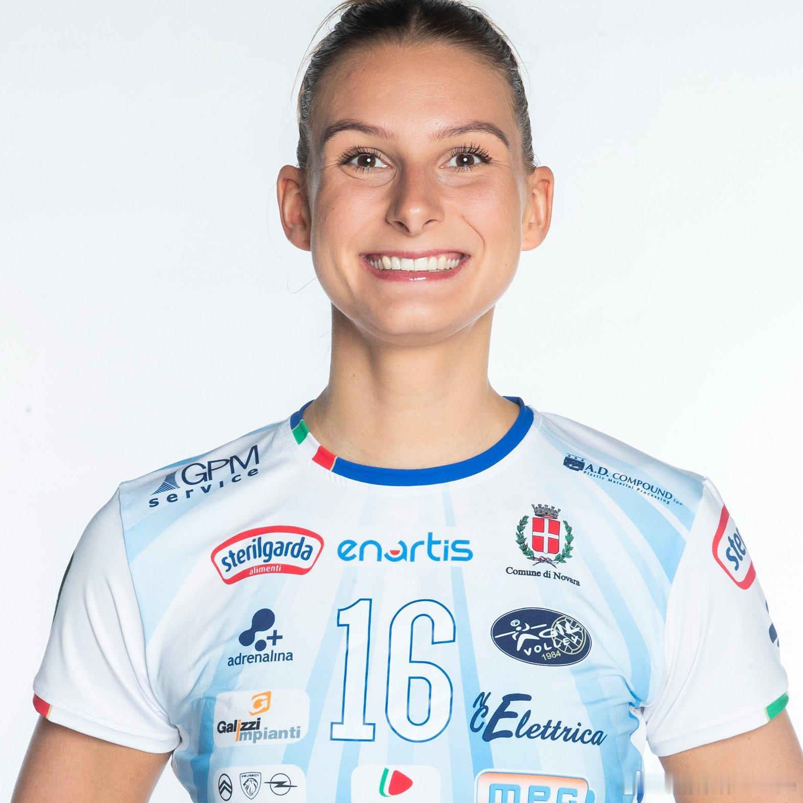 🔵 诺瓦拉队伤病情况持续不断📌 三周前受伤的因迪·拜恩斯似乎短期内无法复出；