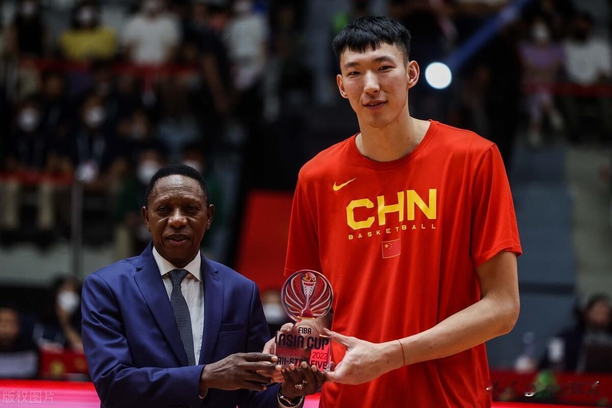 广东队官方宣布，在今晚的京粤大战中，周琦将会选择复出！

不过，我是觉得，周琦如