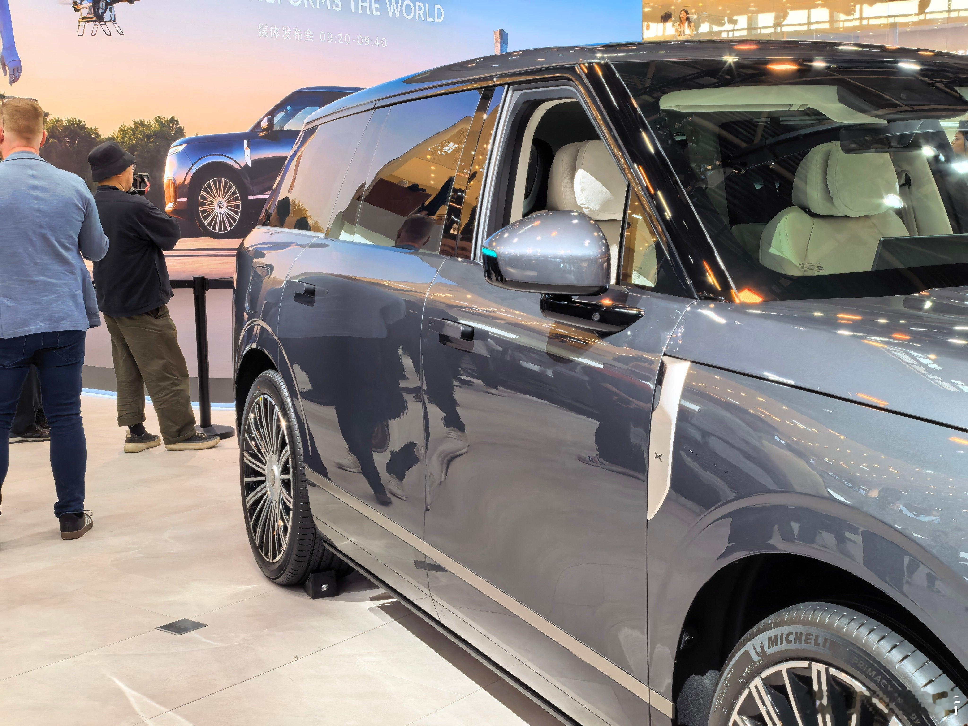 第一次看见实车，怎么说呢，这确实是，广州版揽胜了...2026北京国际车展小鹏g