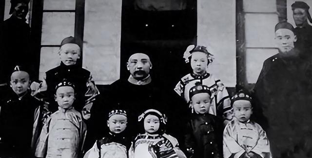 1936年，袁世凯的女儿与曹坤儿子联姻，然而，新婚之夜的新郎新娘却大吵了起来，新