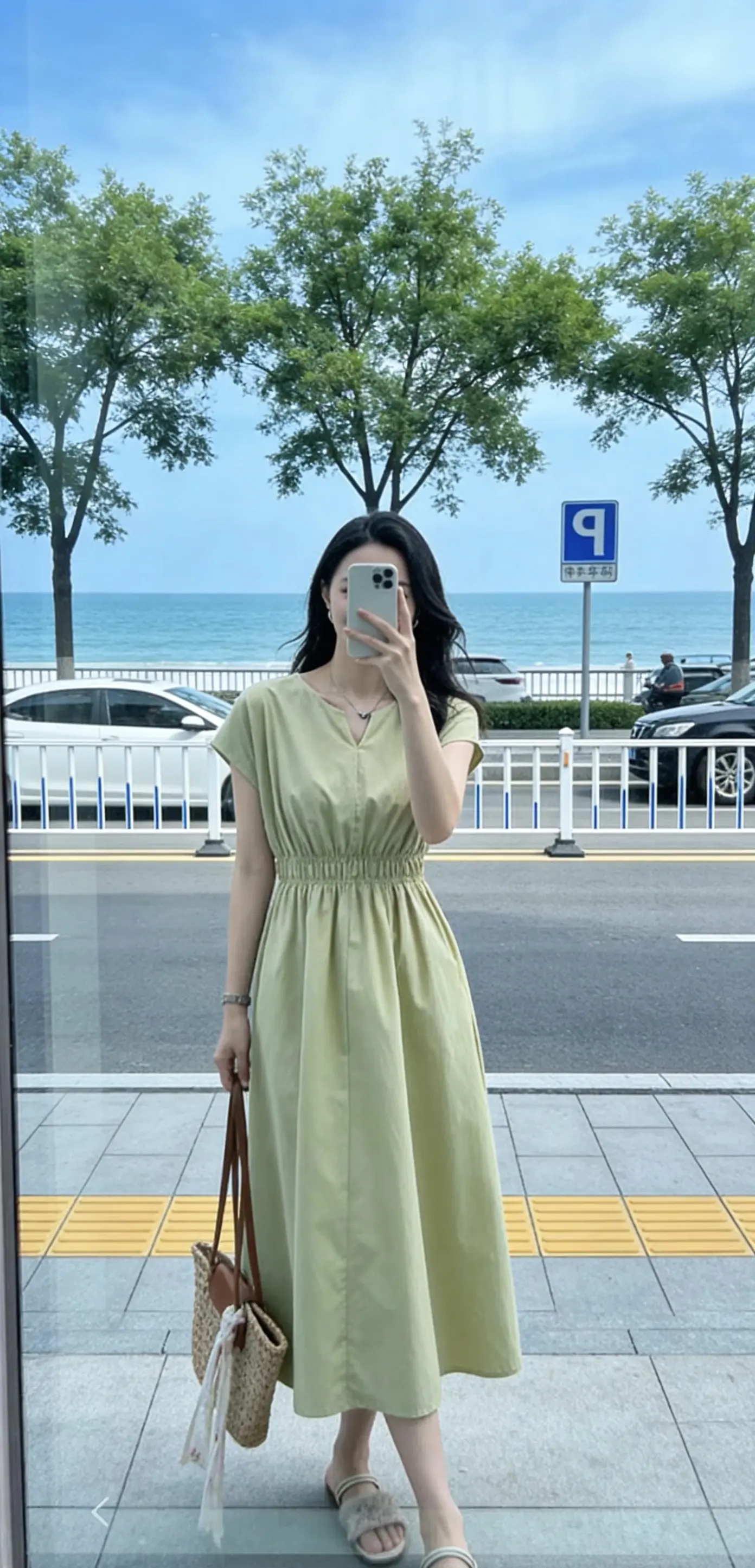 雨停了再送伞就没有意义了       花都枯萎了你才想起来浇水 也是徒劳！