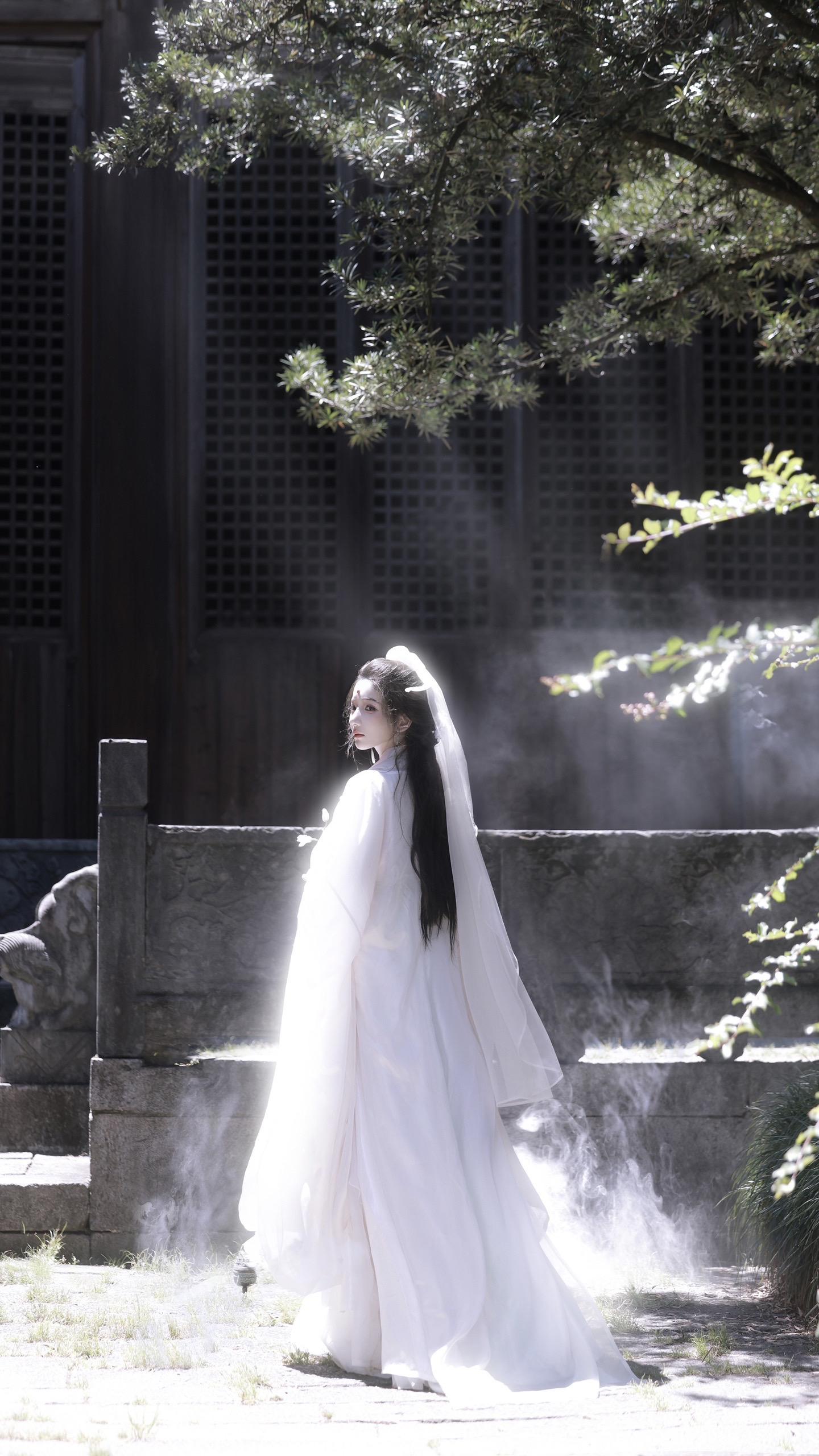 “寺庙香火不断……” 『客』。呈坎拍的漂亮妹妹～