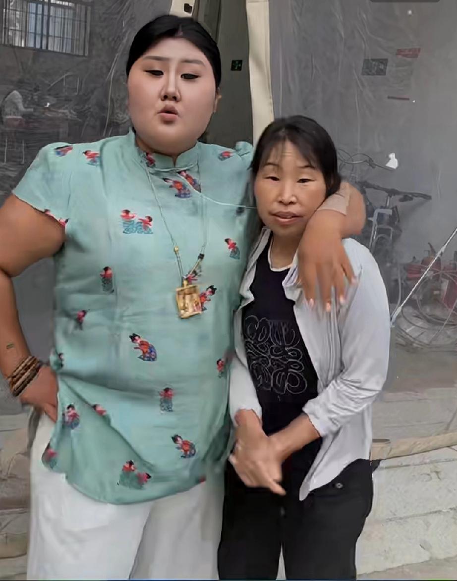 女儿养不成厉害的性格，就把女儿养成强壮的体格，这样结婚后才不会受婆家人欺负。
