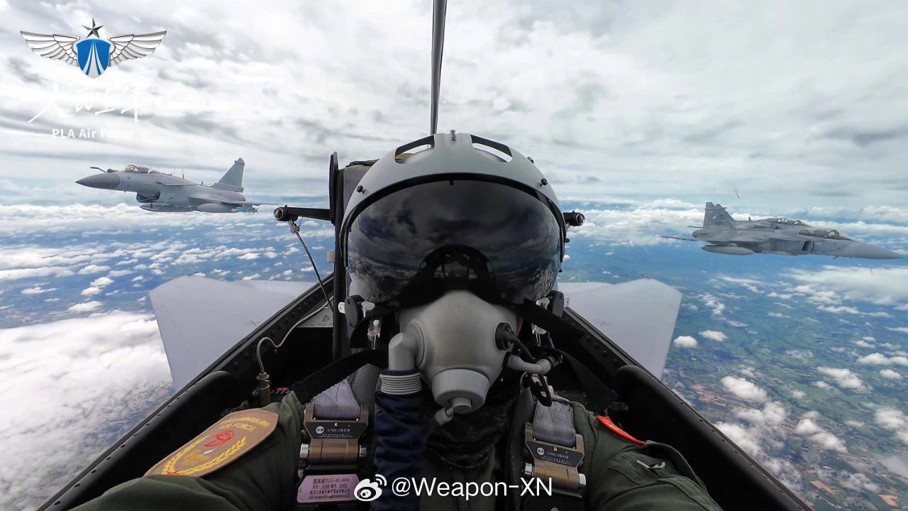 #兵器影像[超话]# 这张图帅呆了 ​​​