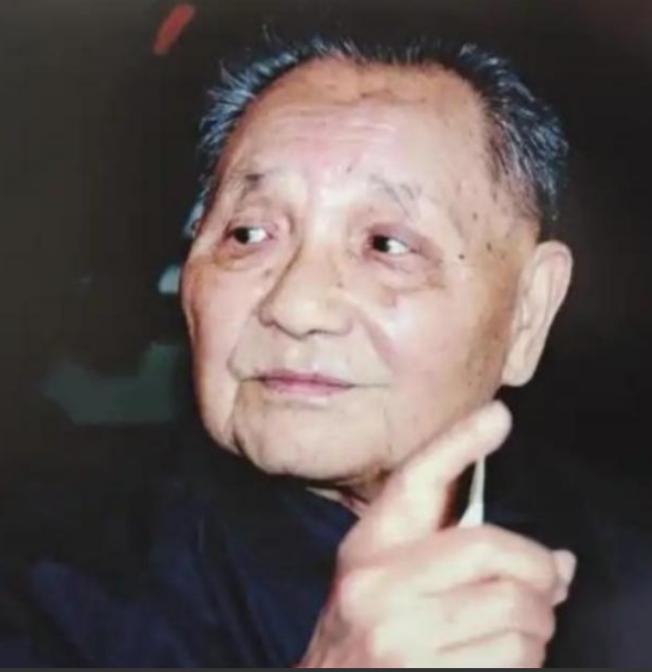 美国如果插手台湾问题，该怎么办？邓公早就给出答案。美国只有两个选择，自从特朗普上