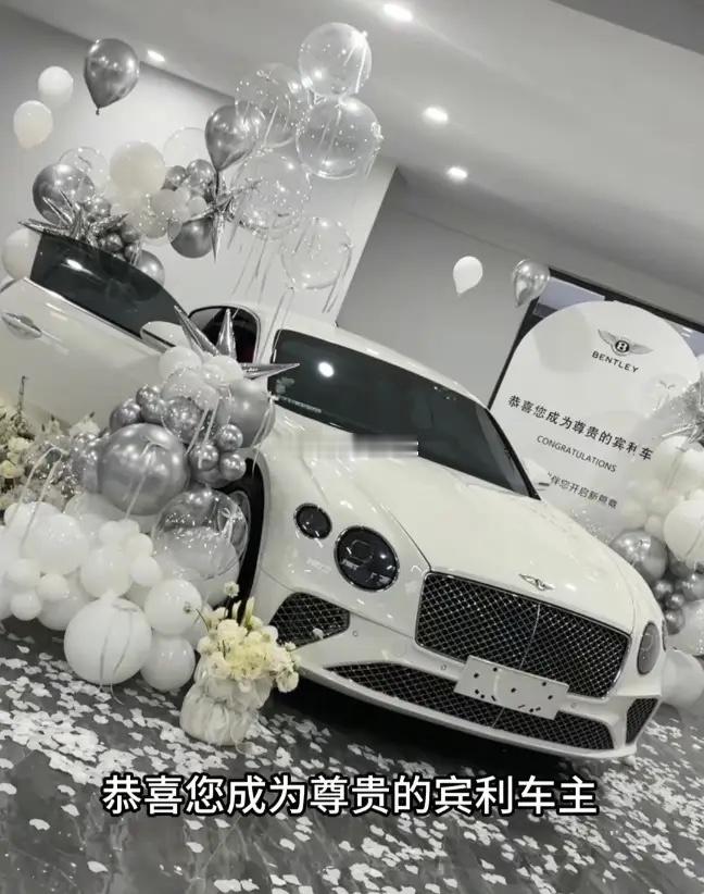 网红还是有钱的！鹿哈在长沙润和滨江湾买了豪宅、去年还提了宾利、买了法拉利，就是不