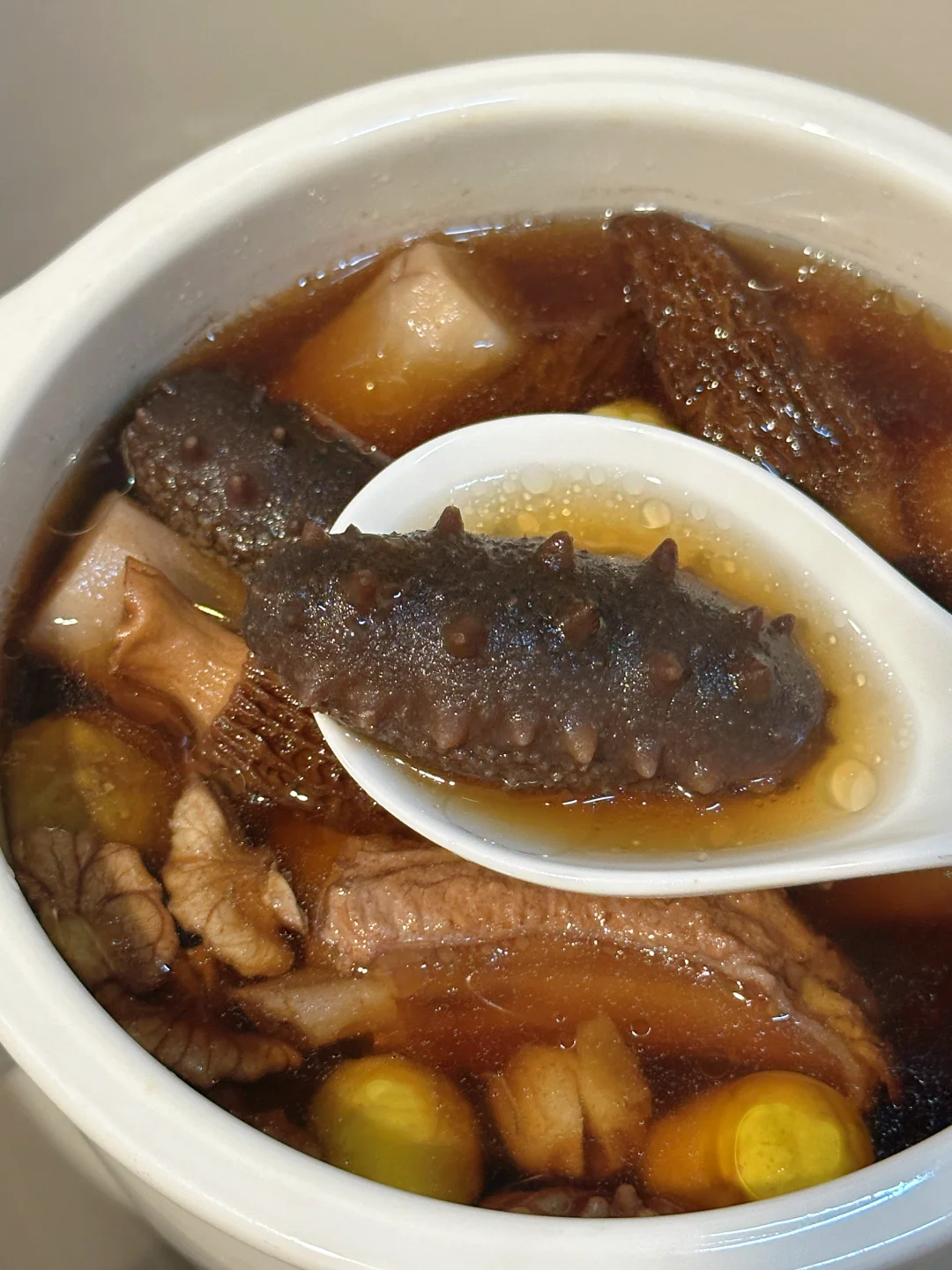 适合秋冬进补的海参羊肚菌排骨汤！！