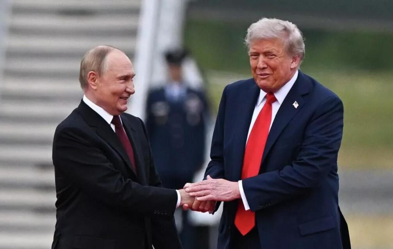 “我当美国总统一天，就没人敢武力收台”？这就是特朗普求助中国的诚意？

说白了，