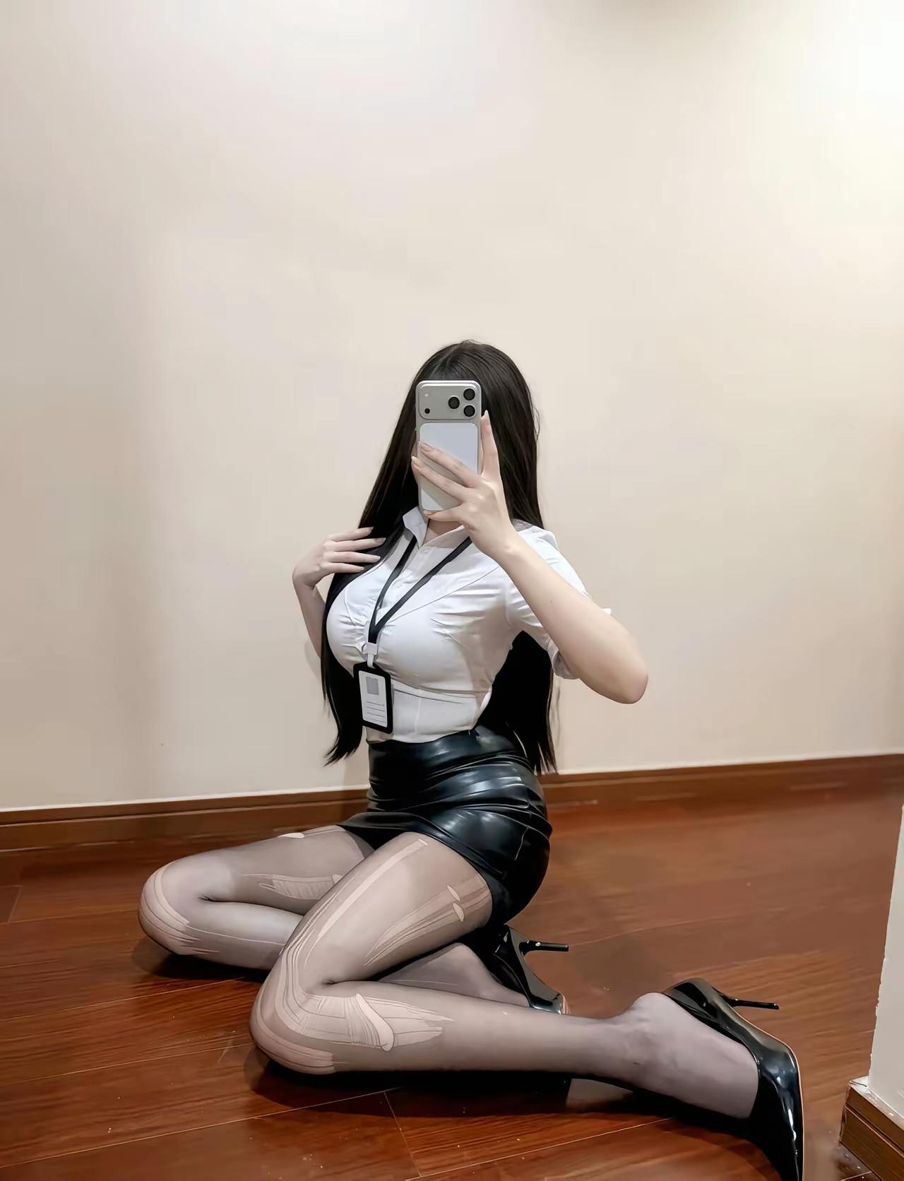 身高和身材我觉得可以的满分，就是不知道拿开手机以后，脸能得多少分，主要是这手机挡