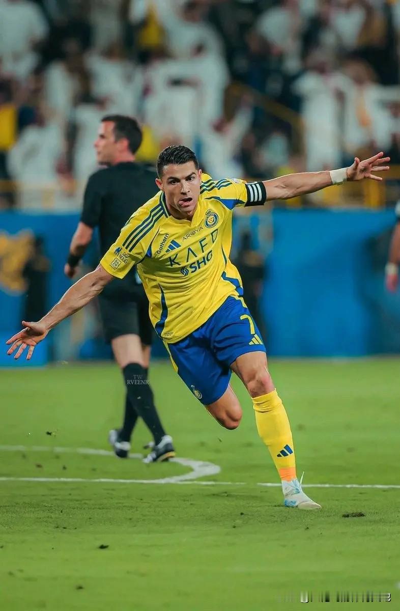 C罗生涯957球即使这场比赛没赢，即便这个进球属于“被动破门”，但在纪录和数字面