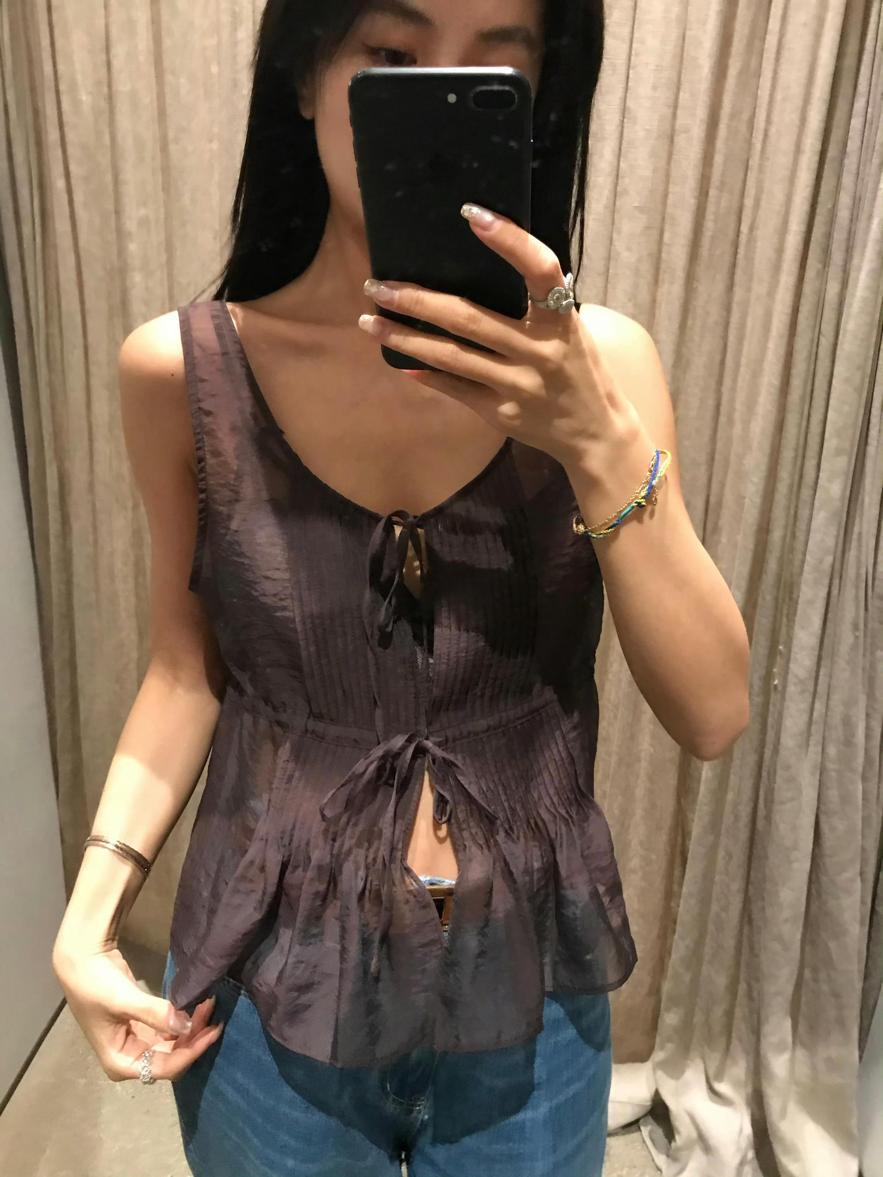 还是以前的home键iPhone有意思。 ​​​