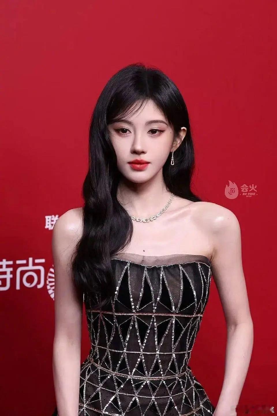 为啥感觉鼻子怪怪的 ​​​